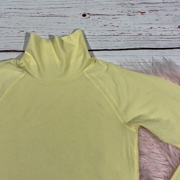 Outdoor Voices Light Yellow FastTrack Mesh Turtleneck Top - Picture 9 of 10